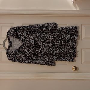 Black and Gray V-neck Tunic 4x 30/32 Graffiti print